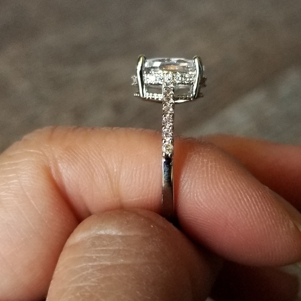 💎NEW💎 3.5 CT SIMULATED DIAMOND ENGAGEMENT RIN - Picture 5 of 5